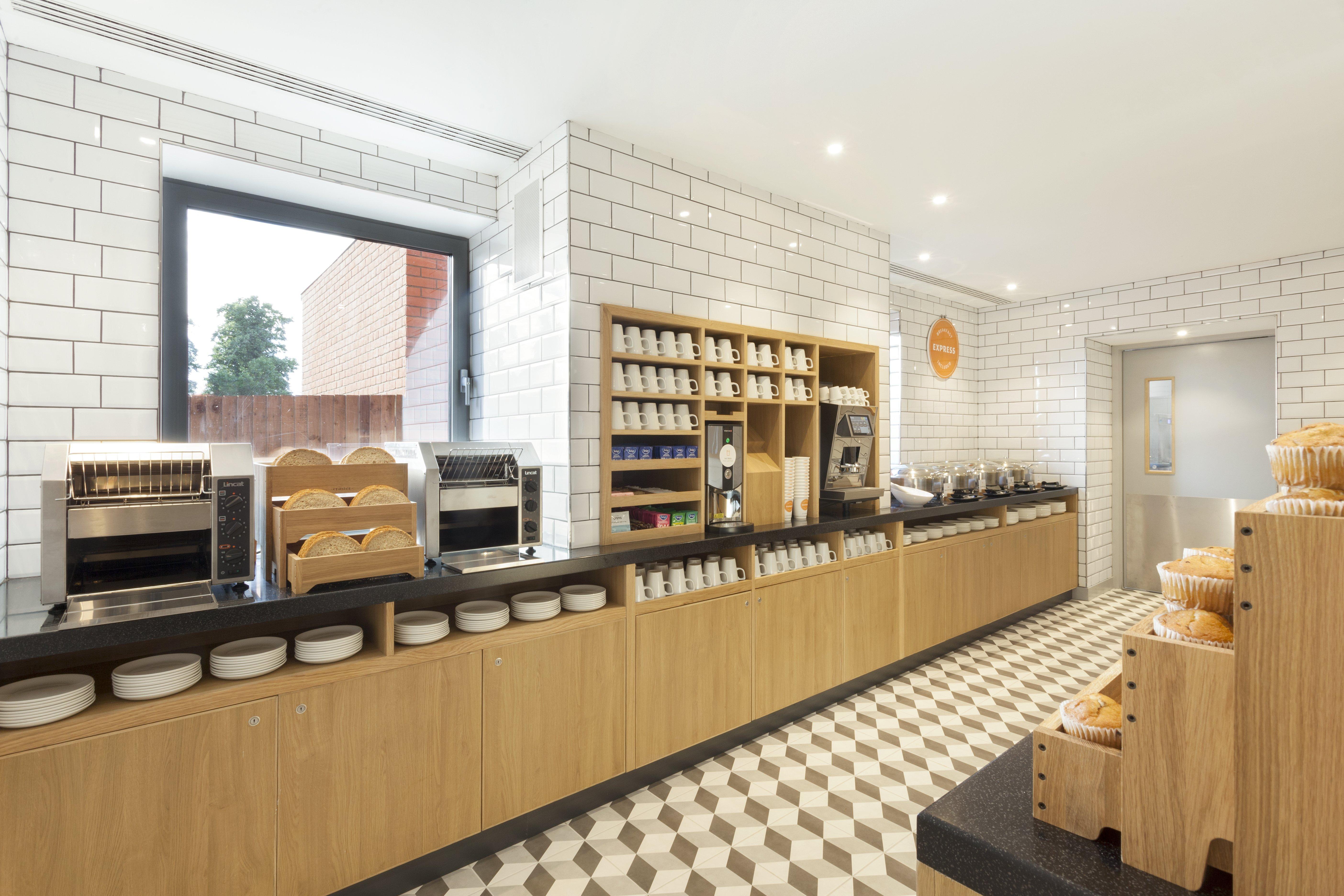 Holiday Inn Express St. Albans - M25, Jct.22 St Albans Екстериор снимка