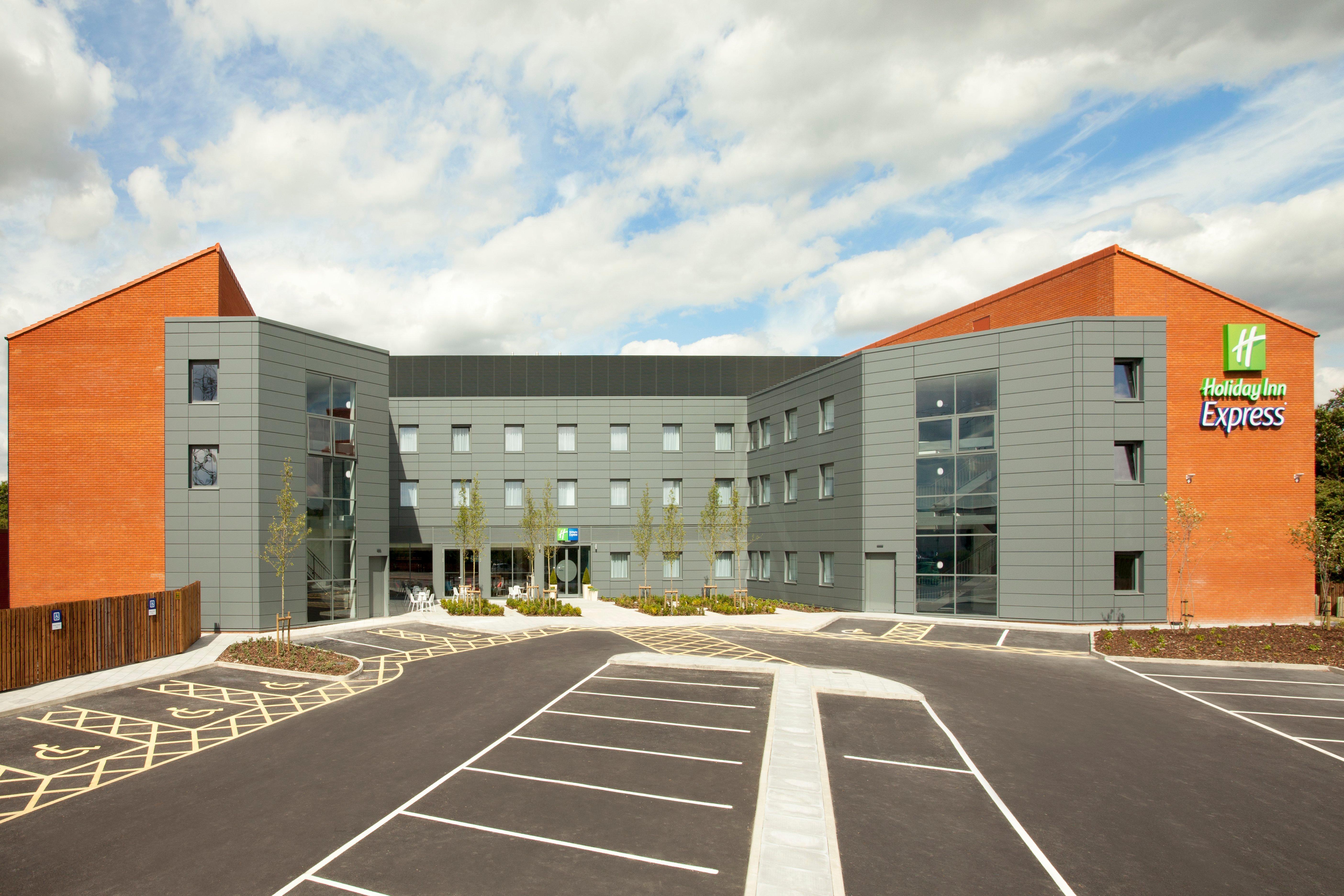 Holiday Inn Express St. Albans - M25, Jct.22 St Albans Екстериор снимка