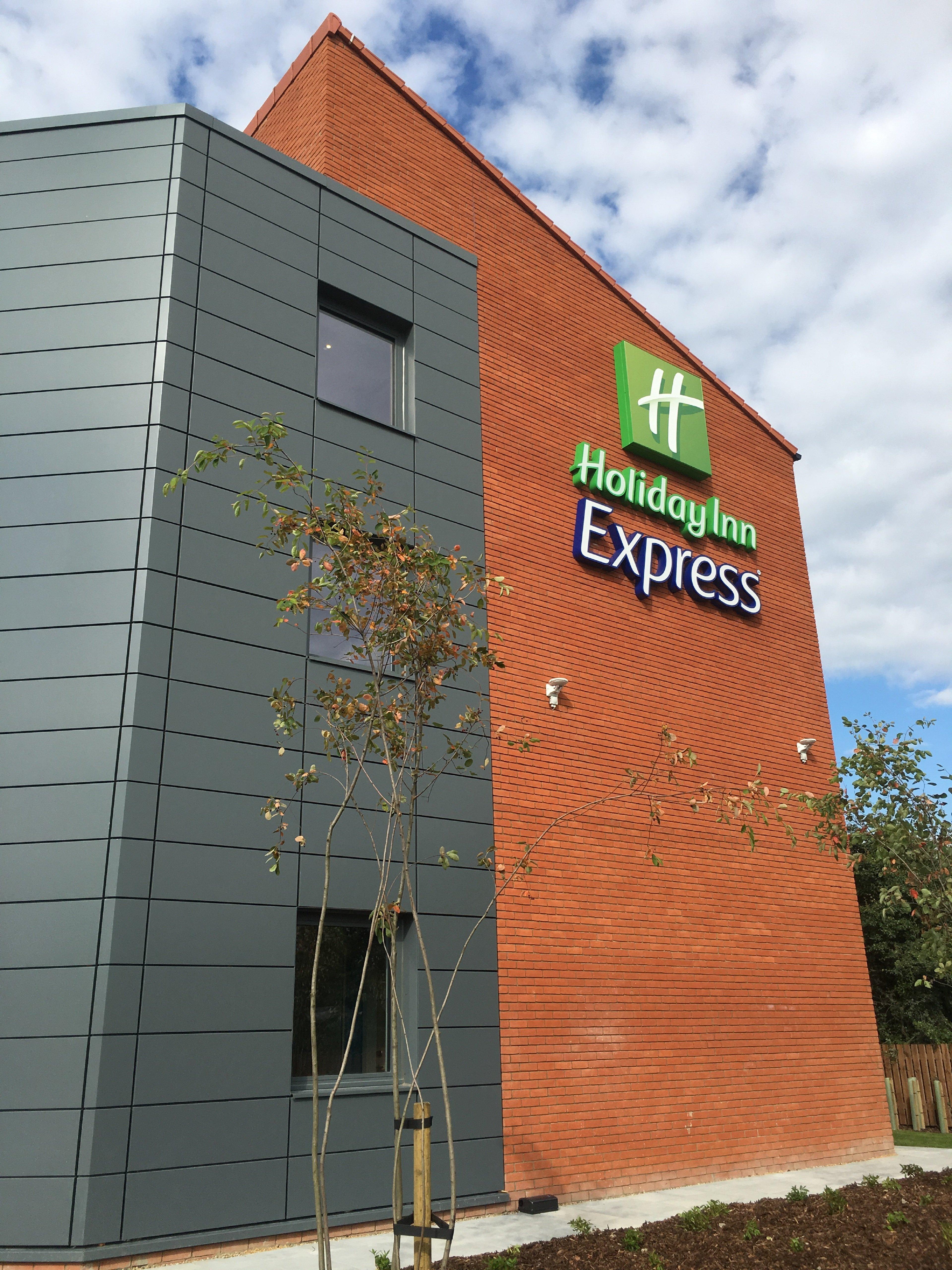 Holiday Inn Express St. Albans - M25, Jct.22 St Albans Екстериор снимка