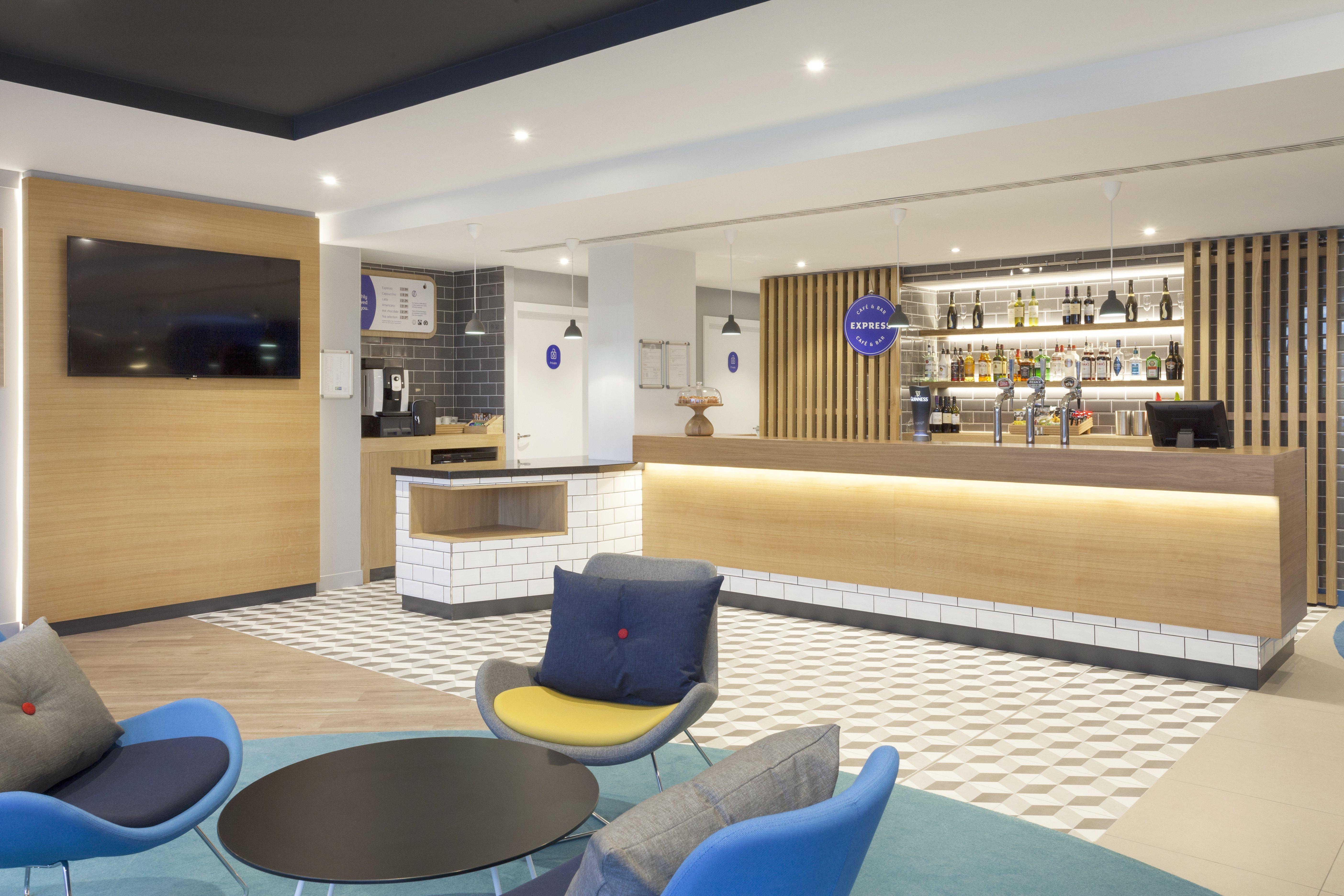 Holiday Inn Express St. Albans - M25, Jct.22 St Albans Екстериор снимка